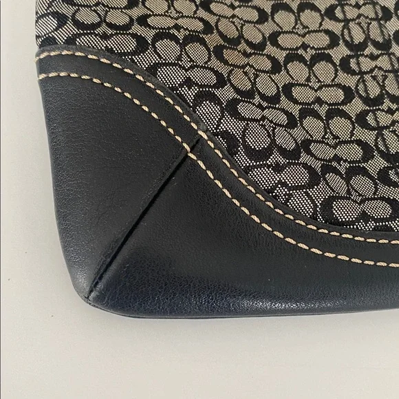 Coach crossbody - Picture 3 of 8